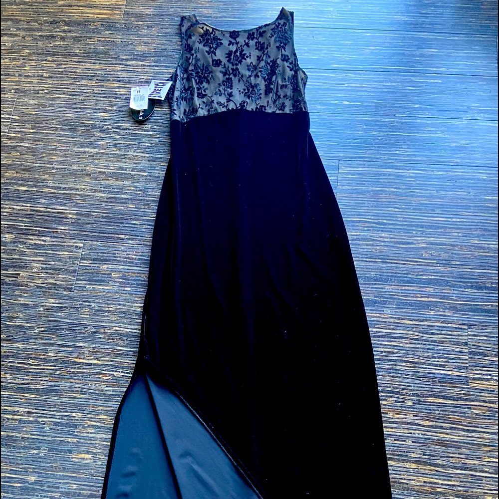 New with Tags Black Burnout Velvet Bodice & Velvet Shirt Long  Dress Size M